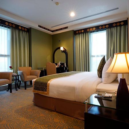 Awaliv International Hotel Таиф Стая снимка A bedroom at the hotel