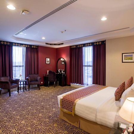 Awaliv International Hotel Таиф Стая снимка A suite at the hotel