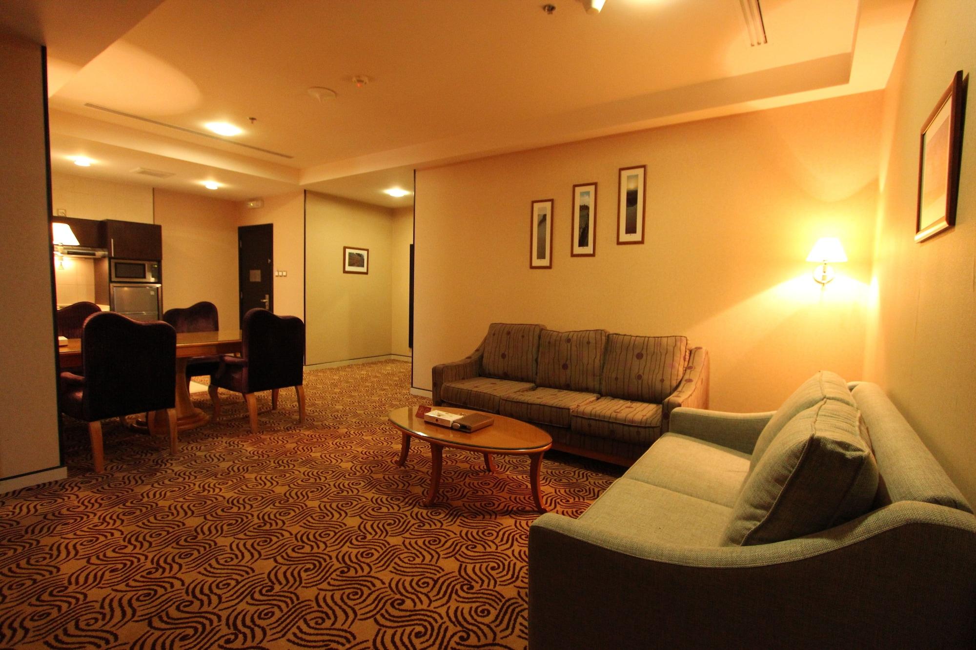 Awaliv International Hotel Таиф Екстериор снимка A suite at the hotel