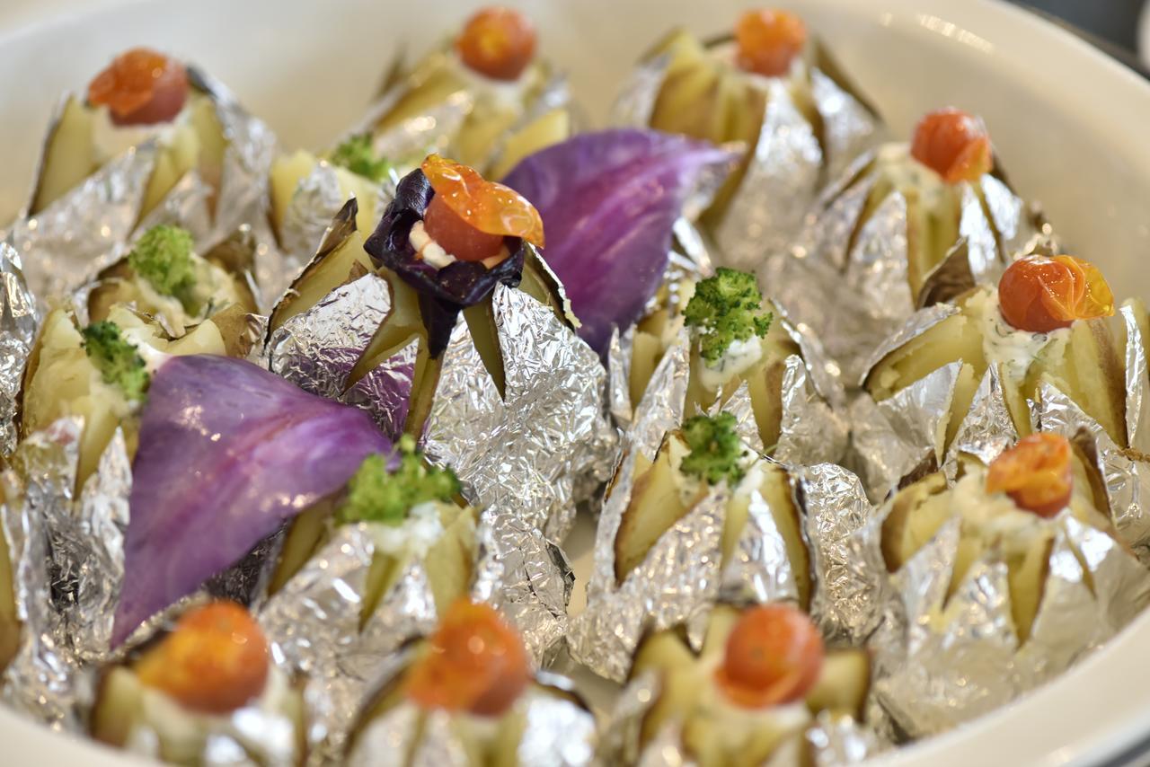 Awaliv International Hotel Таиф Екстериор снимка Indian sweets