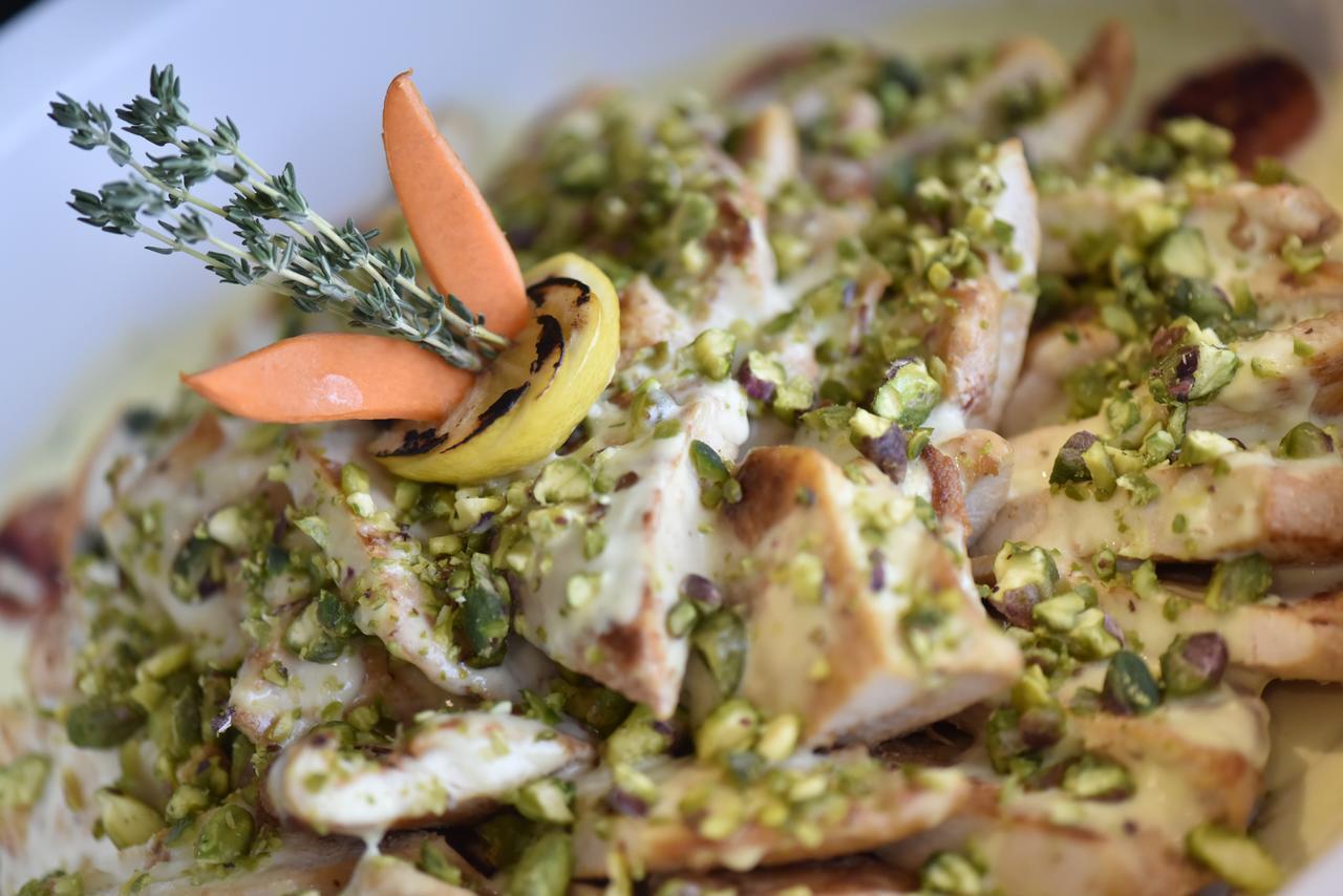 Awaliv International Hotel Таиф Екстериор снимка Chicken salad