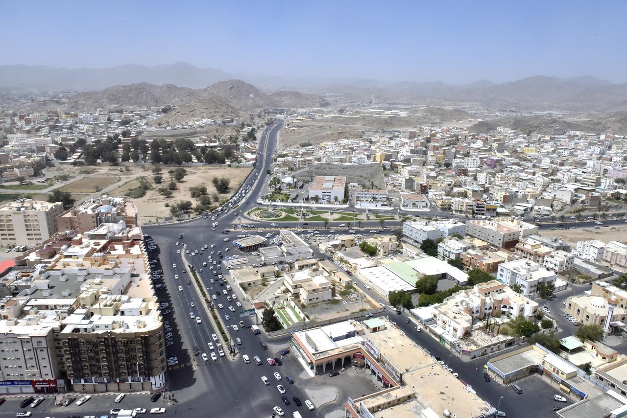 Awaliv International Hotel Таиф Екстериор снимка Aerial view of Makkah