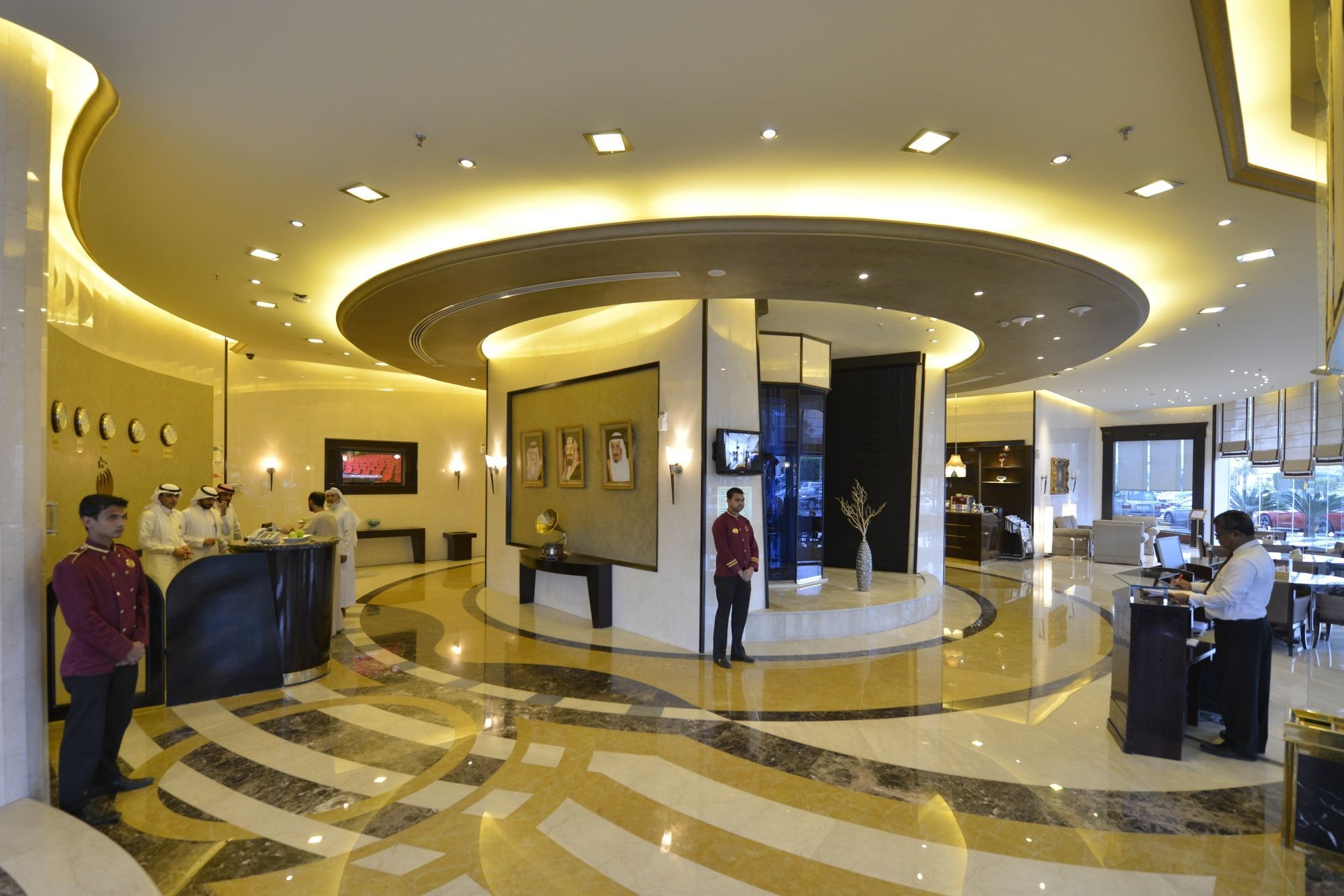 Awaliv International Hotel Таиф Екстериор снимка Lobby
